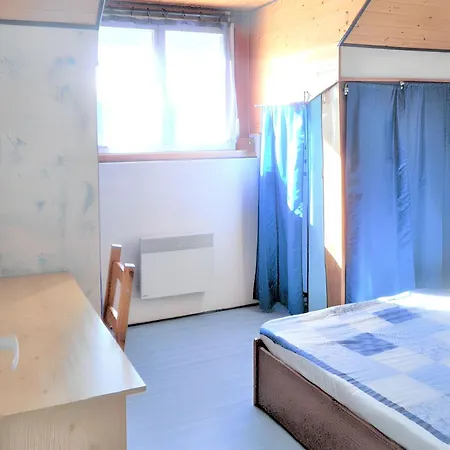 Accueillant A De 80 M² Avec Piscine Partagee