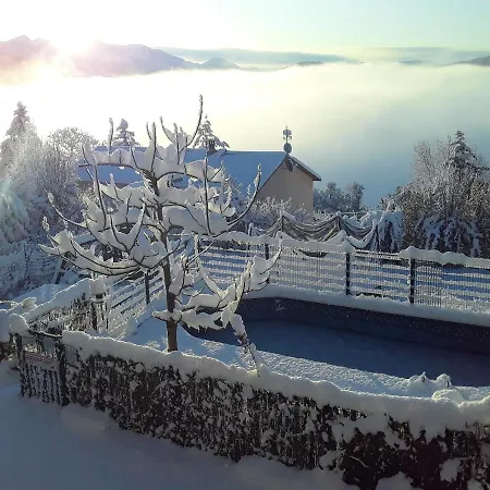 Accueillant à De 80 M² Avec Piscine Partagée