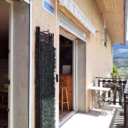 Accueillant A De 80 M² Avec Piscine Partagee