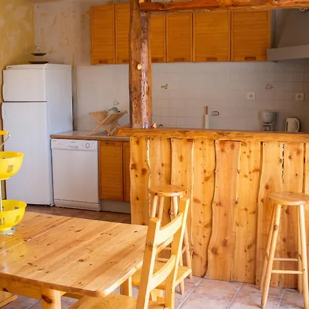 Apartment Accueillant A De 80 M² Avec Piscine Partagee *