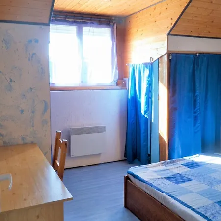 Accueillant A De 80 M² Avec Piscine Partagee